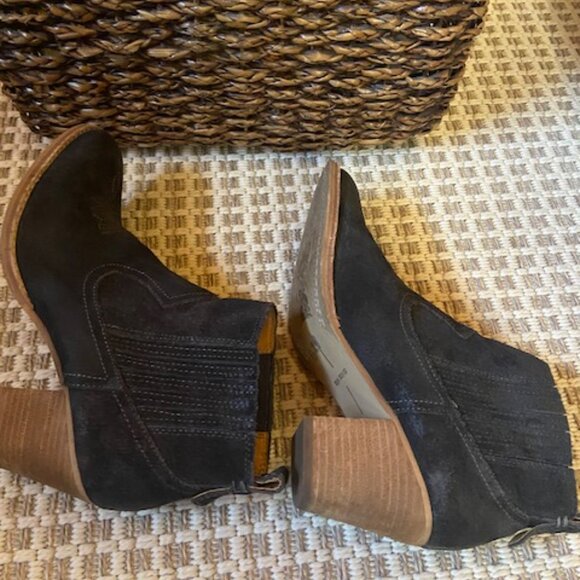 Dolce Vita Chocolate Black Suede Cowboy Bootie Women Size 8  Real LEATHER - Picture 6 of 7